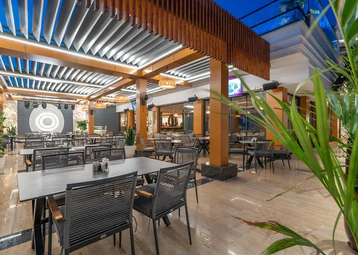 Simus Szálloda Side